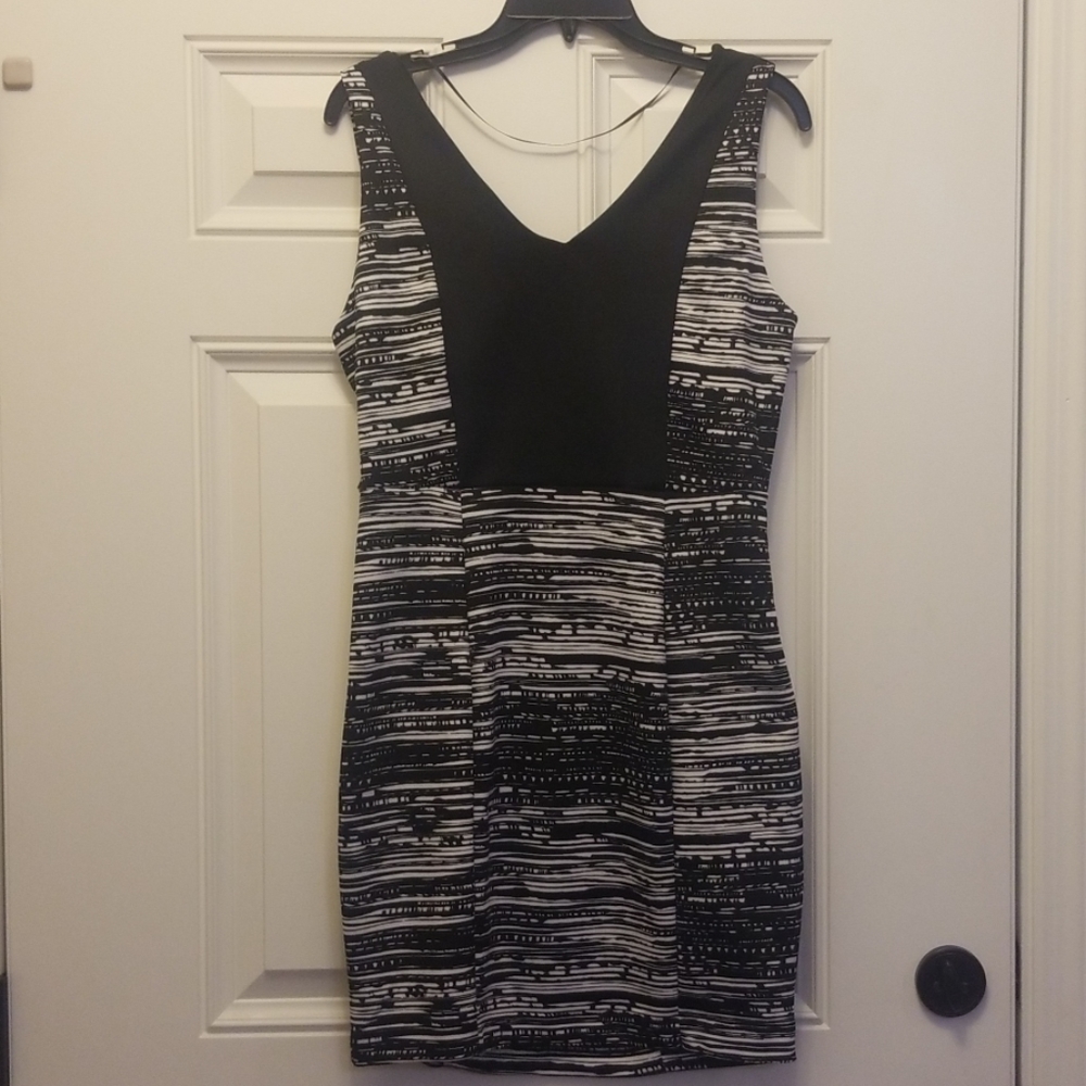 Metaphor sleeveless crisscross back dress